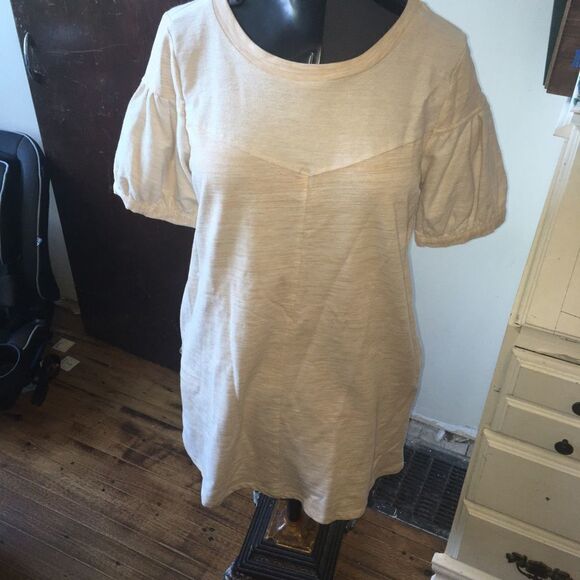 Umgee Dresses & Skirts - Umgee shirt sleeve cream sweatshirt feminine dress